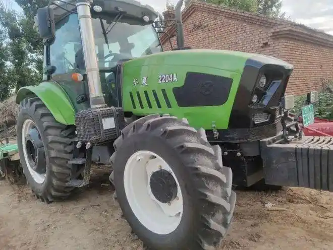 二手9万出售华夏2204a拖拉机