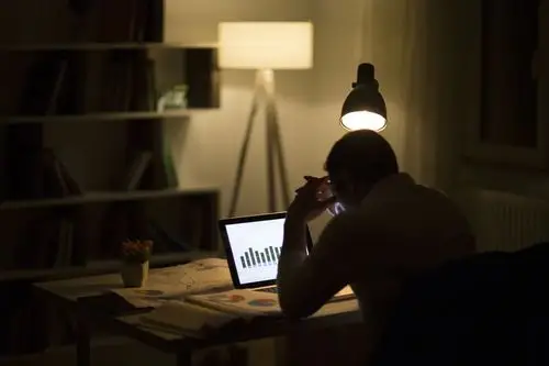 深夜加班的你,也许也需要一杯热乎乎的咖啡