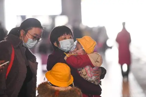 他们带着乡愁踏上了回家的路快来看2021春运的模样多图视频