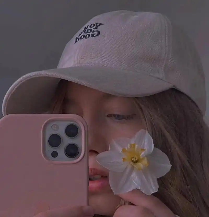 欧美女头|温柔|ins高级感|高清头像93 94"晚霞与玫瑰共绘浪漫,你