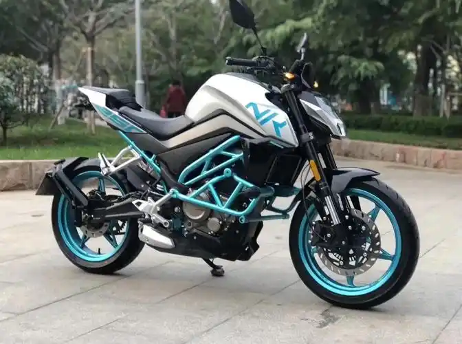 春风sr250cc跑车电喷水冷nk250街车赛道版小狒狒燃油摩托车可上牌