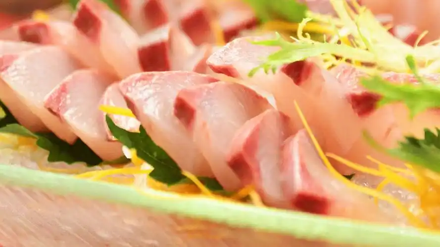 章红鱼刺身,同三文鱼是完全不同的口感!