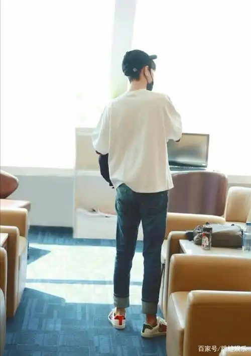 肖战,背影系列,你有更爱他吗?