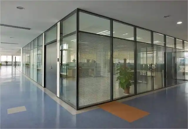 代格办公隔断 通透的玻璃材质,任意喷涂的框架铝合金颜色,配上精堑哪