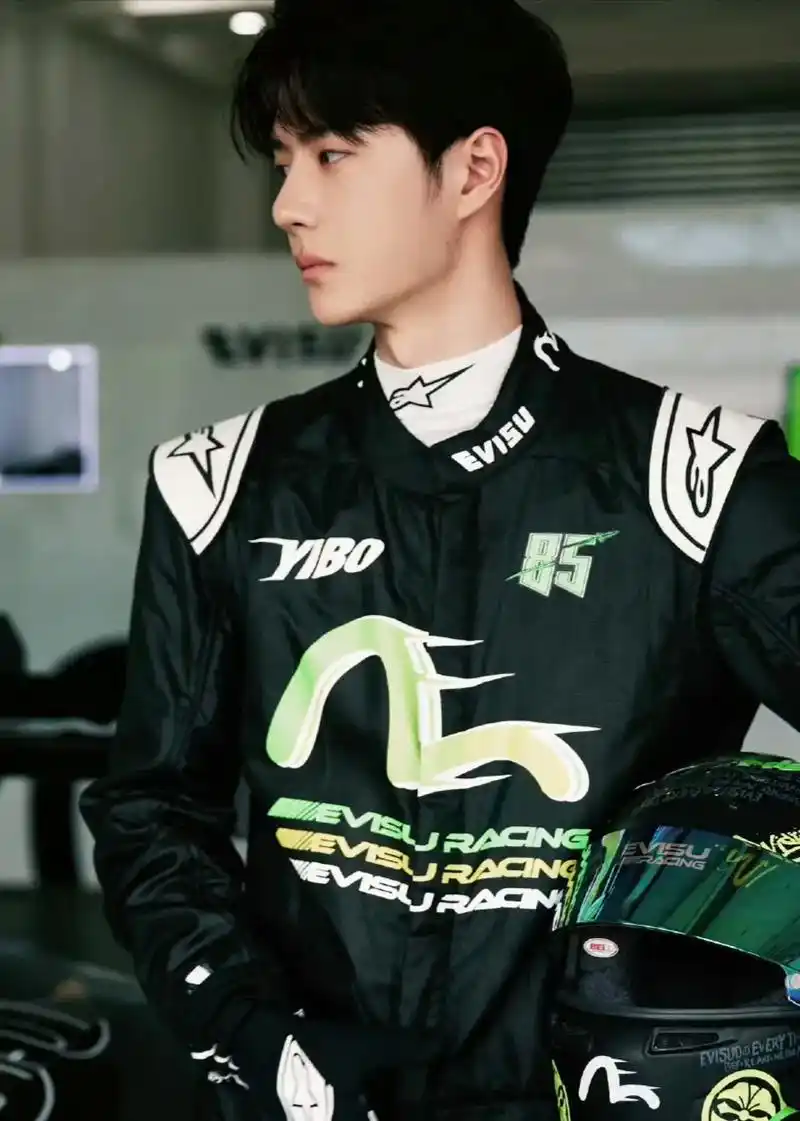 王一博 98  9890976169606798 85号赛车手98