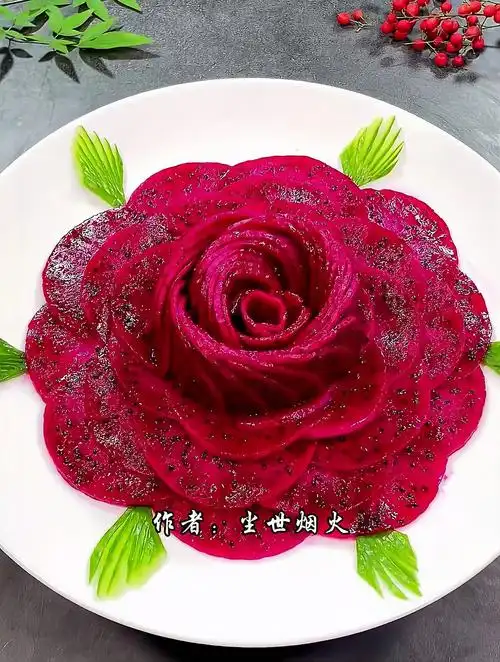 分享一道简单的年夜饭水果拼盘,把普通的火龙果吃出仪式感!-度小视