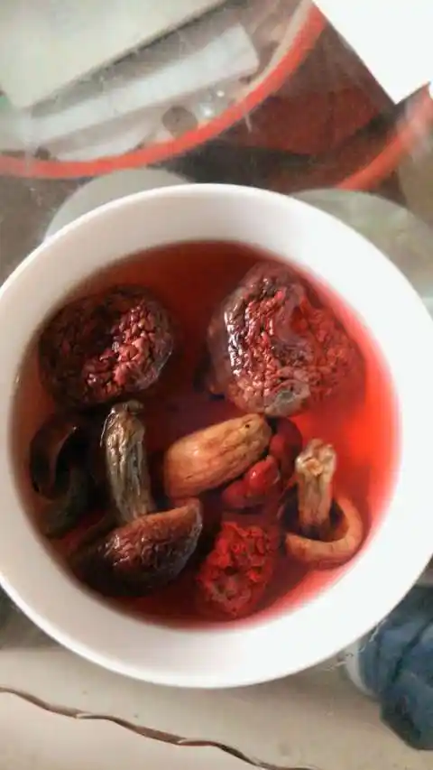 纯天然的红菇煲汤