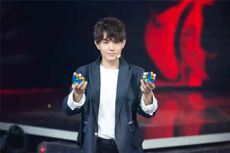 巅峰之夜总决赛精彩预告 邓男子花式魔术频放大招送惊喜