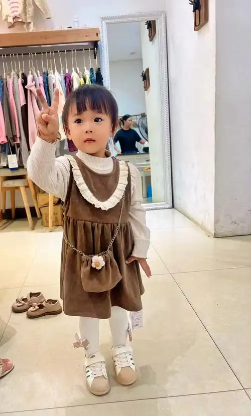 要嘛在出摊的路上,要嘛在晒女儿的路上!#我家小棉袄正在渐渐长 - 抖音