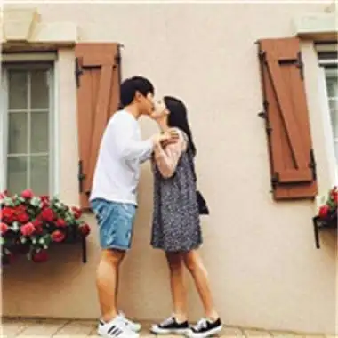 情侣头像恩爱亲吻真人唯美幸福情侣浪漫头像图片