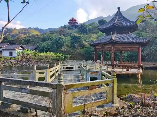 潮客山城揭西县之京溪园镇粗坑村黄满磜瀑布群莲心坝by小米贼贼