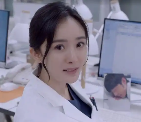 看完《谢谢你医生》的大结局,事实证明:杨幂的演技,又进了一步