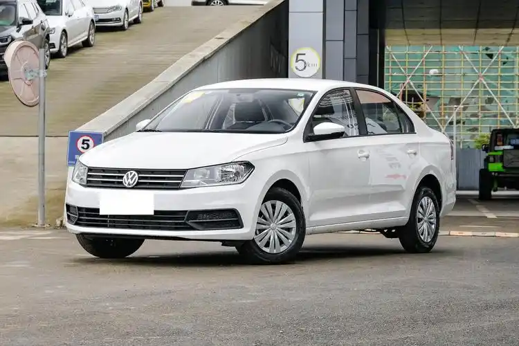 大众桑塔纳省油耐用吗?想买皮实耐用的轿车,看看大众桑塔纳,1.