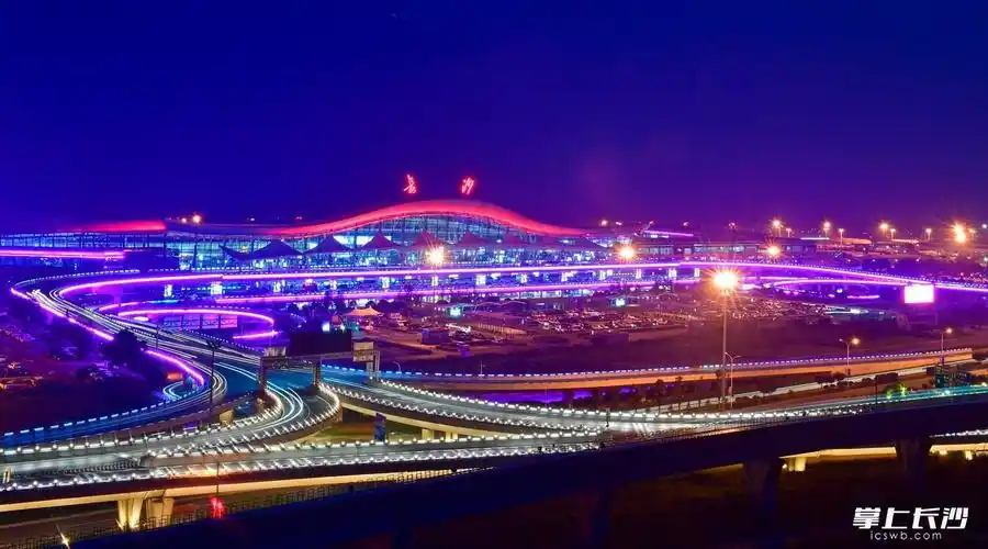 1989年,长沙黄花机场通航,10条航线开启翱翔蓝天的畅想.