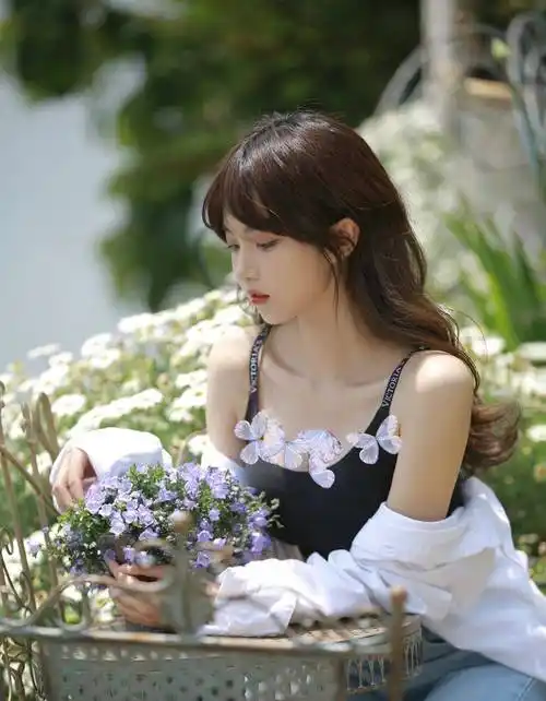 校花美女背心青春活泼写真_背心_校花_美女