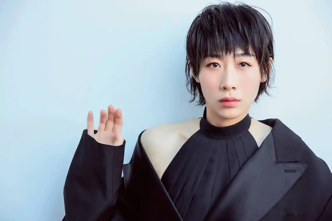 被嘲"驴脸",被指像"穿了女装"的常远,就是这么一个备受争议的女人,却