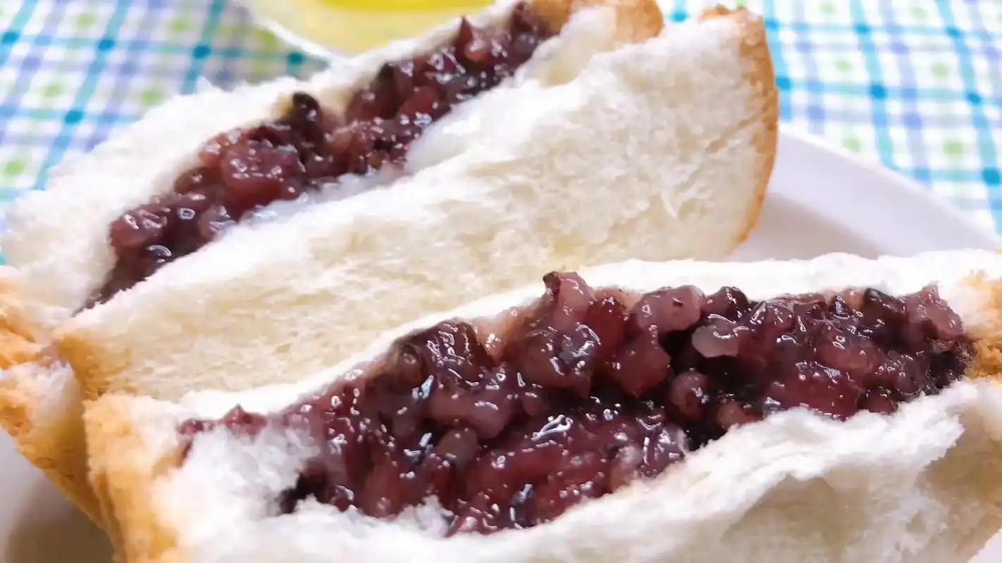 营养早餐幸福好味道~早餐打卡紫米面包松软的面包体 爆浆的紫 - 抖音