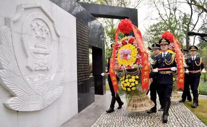 清明祭丨缅怀寄哀思浙江省公安厅开展公安英烈祭奠活动