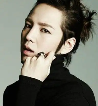 倒三角脸型男士长发 男生长发_发型师姐