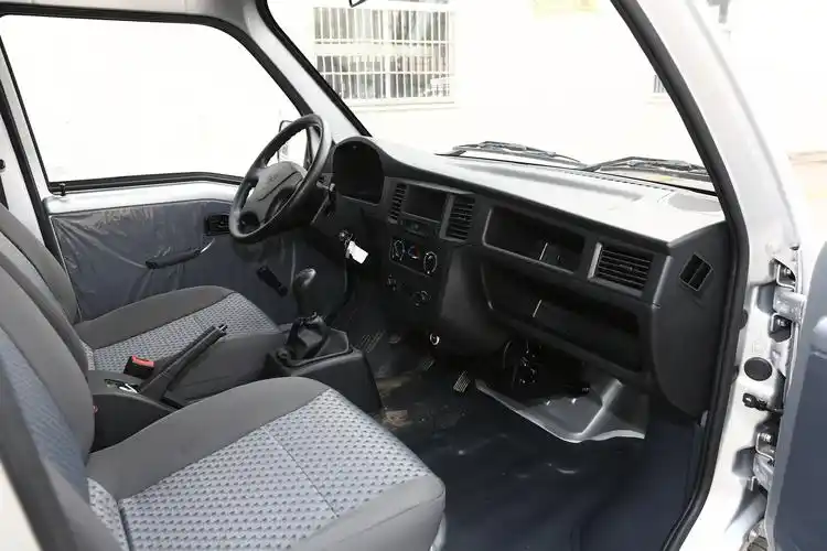 五菱之光内饰-空间-发动机-易车