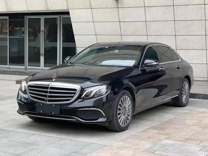 奔驰e300立标
