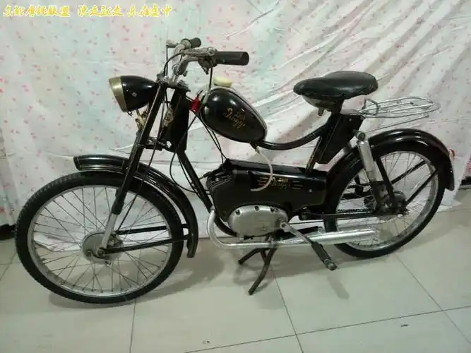 出一台极品老摩托车《济南轻骑15》一代车