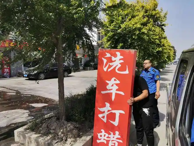 治理人民路王安堡路边灯箱广告牌