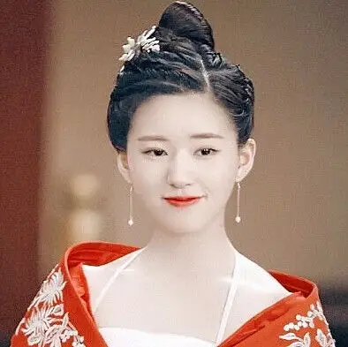 赵露思|陈芊芊 dt.顾荷楚