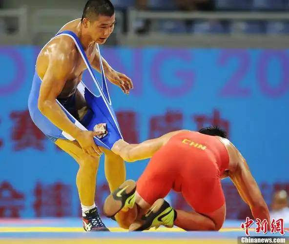 全运会男子自由式摔跤84公斤级内蒙古选手险走光