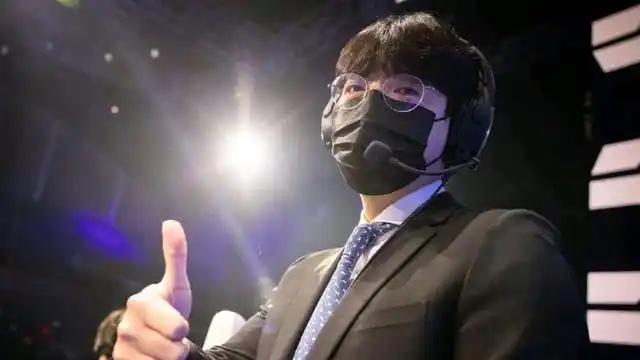 说起英雄联盟里面最伟大的教练想必绝大部分的玩家都会投票给扣马,扣