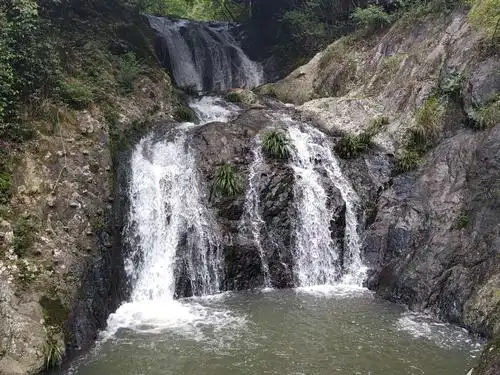 五律·永春云河谷