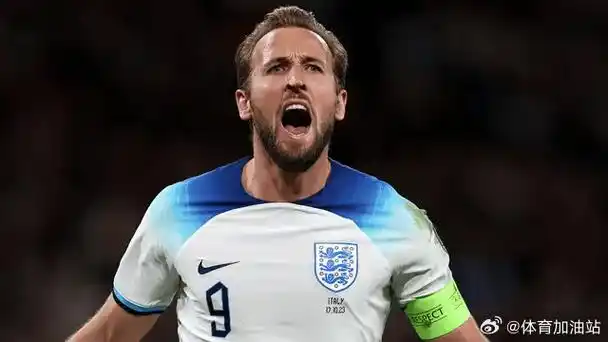足球#凯恩在国家队&俱乐部连续8场进球,为生涯首次18日讯 今天凌晨