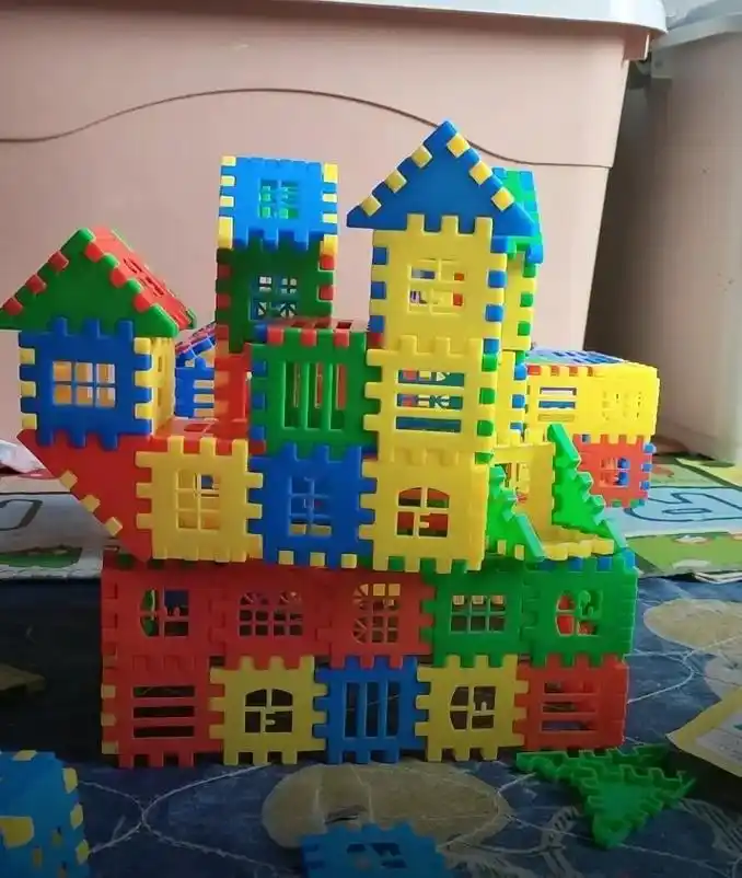 我的新宠玩具!这款房子积木拼搭玩具城堡不仅适合3到6岁的孩子 - 抖音