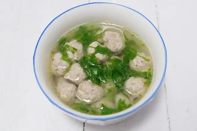 猪肉香菇丸子汤 11m 的做法