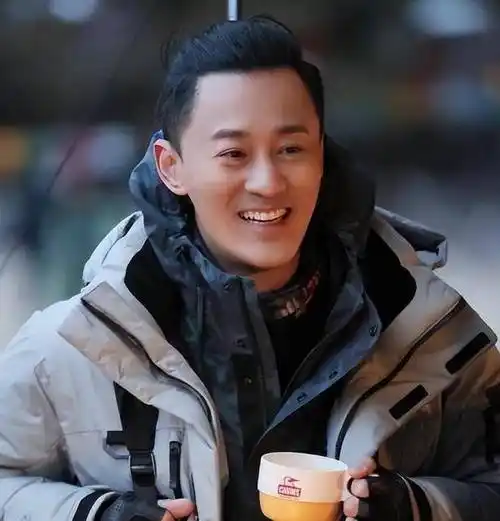 中国香港影视男演员歌手林峯经纪公司_电影_搭档_独唱