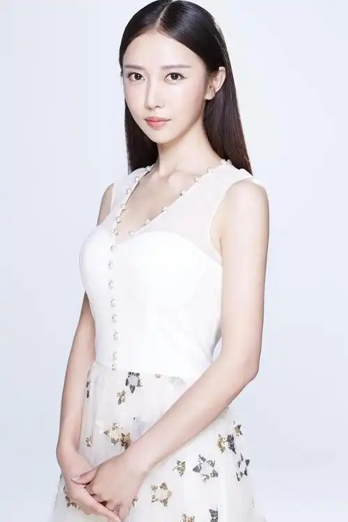 明星潘时七娱乐圈影视女演员成为令人瞩目偶像艺人