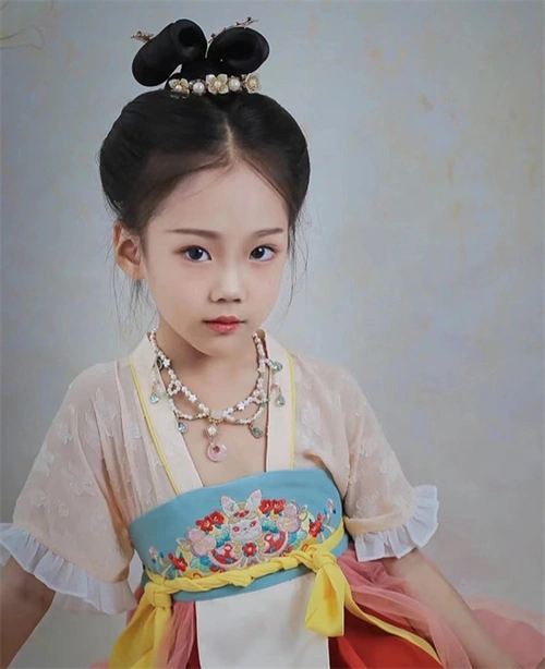 女童汉服发型推荐 古风发型发饰萌翻了_儿童发型 - 美发站