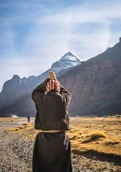 朝圣冈仁波齐行走在世界的中心