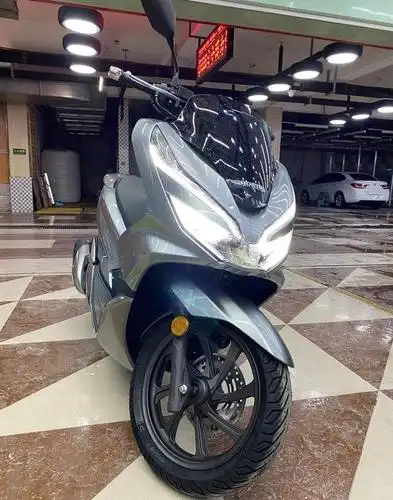 本田踏板pcx150到手了,这也算本田神车么?有几点必须说说了