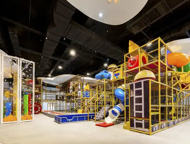 幻想岛儿童乐园乐园内拥有23项大型主题游乐项目,充分释放儿童喜欢钻