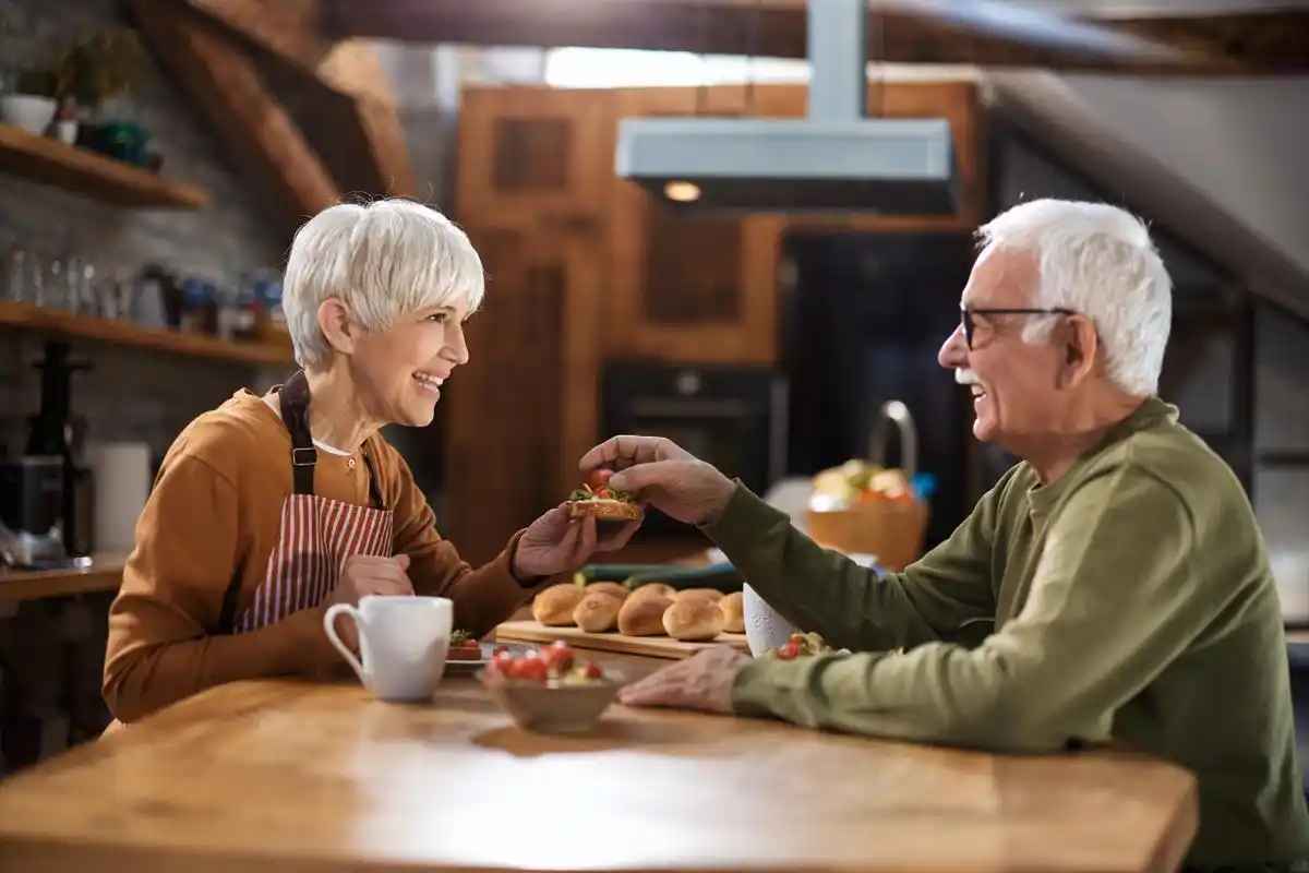 老年人怎么吃饭最健康?