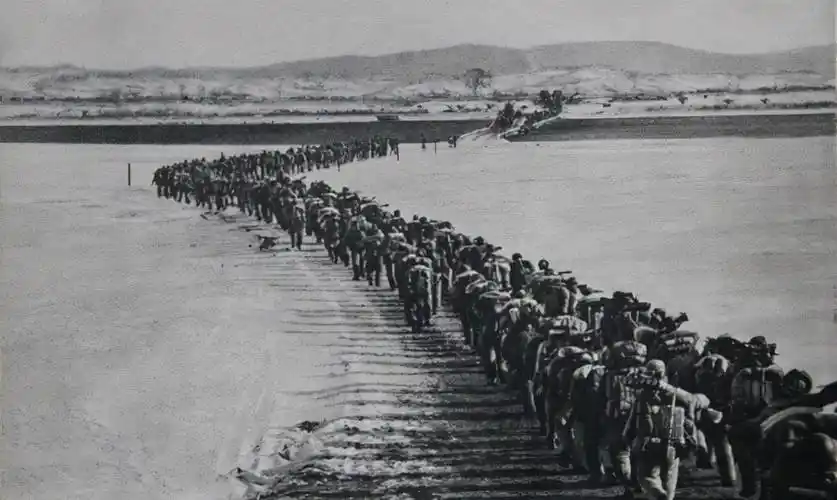 不堪回首的法卡山战役肉搏厮杀多个班牺牲幸存者战后相拥而泣