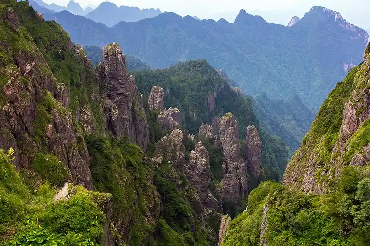 湖北省神龙架山脉