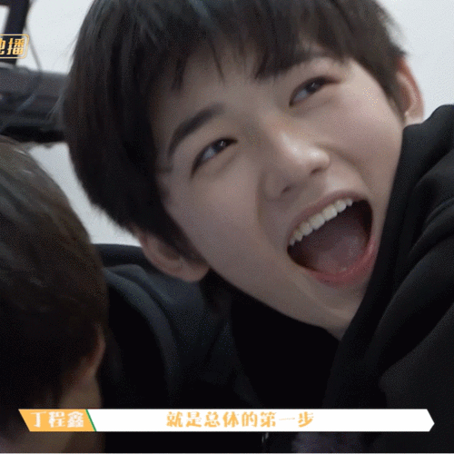 给大家欣赏我儿宋亚轩各种挑眉