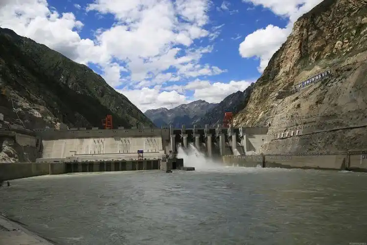 中国在雅鲁藏布江建超级水电站比三峡大3倍能用来收拾印度