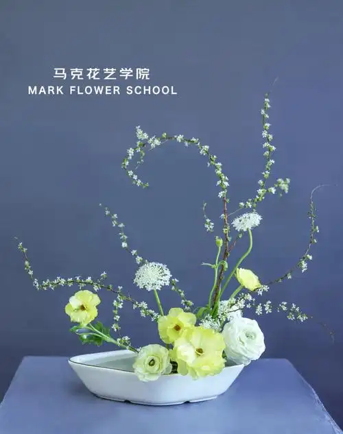 雪柳插花花艺作品北京花艺培训花艺学校