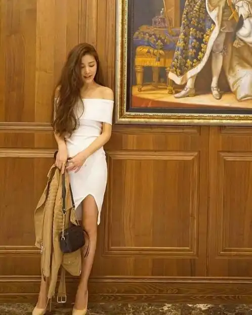 别人家的40岁台湾网红许路儿40岁年龄18岁面孔