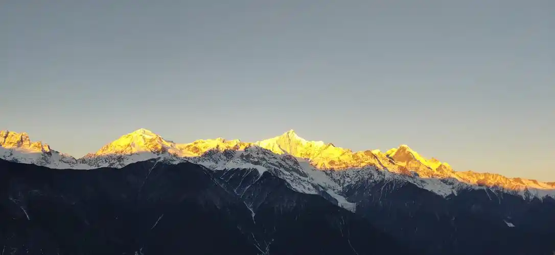 梅里雪山日照金山 - 轻摄影 - 一加手机社区官方论坛