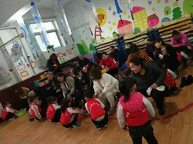 我们第一次给家长脱鞋,洗脚!