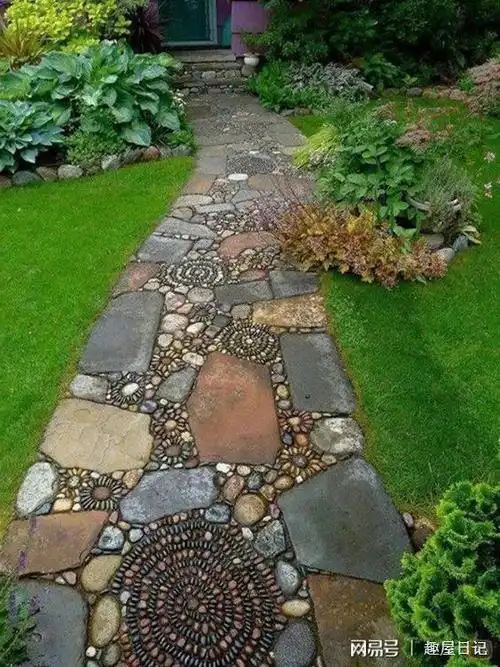 鹅卵石园路合集:万万没想到用鹅卵石铺设的庭院园路简直美上天了